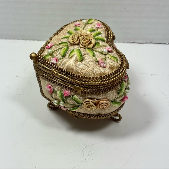 Victorian Style Heart Shaped Trinket Box-Fabric-Ribbon Art/Gild Metal Frame 3in - Picture 8 of 14